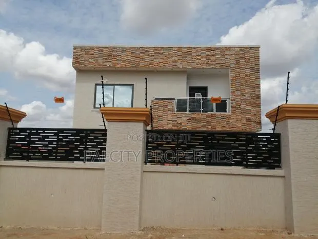 5bdrm House in Palcity Estate, Kumasi Metropolitan for sale · Photo 1