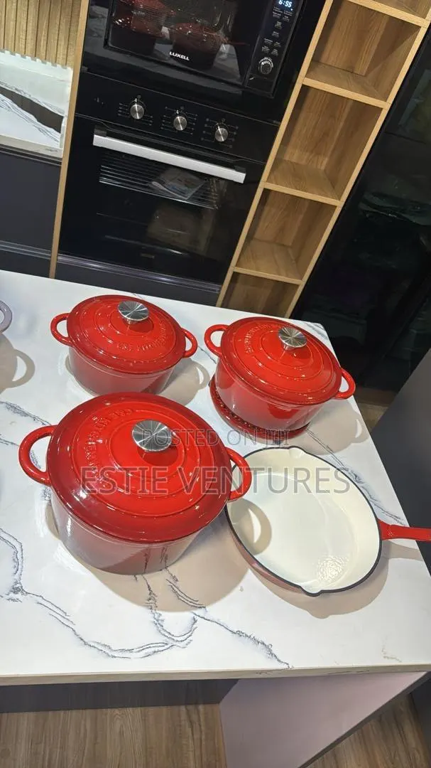 4-piece Enamel Cast Iron Cookware Set · Photo 1