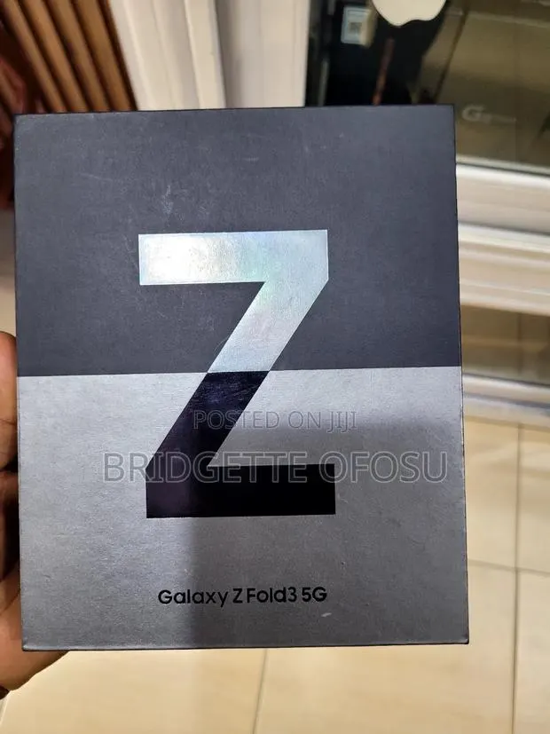 New Samsung Galaxy Z Fold3 5G 256 GB Black · Photo 1