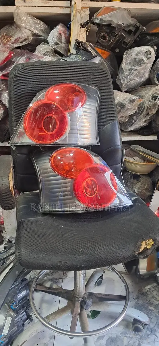 Toyota Vitzs Taillight 2008-2010 · Photo 1