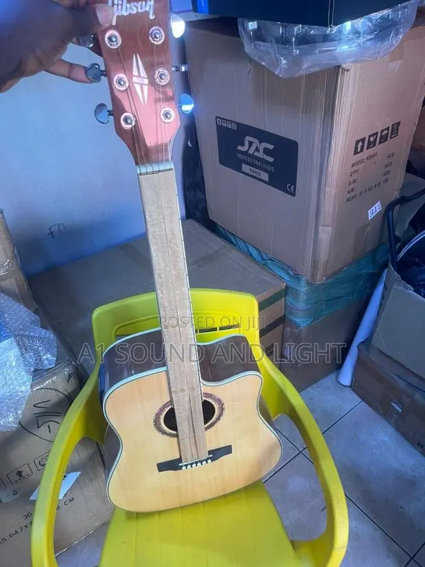 Gibson Semi Acoustic Guitar - Free Pick · Photo 1