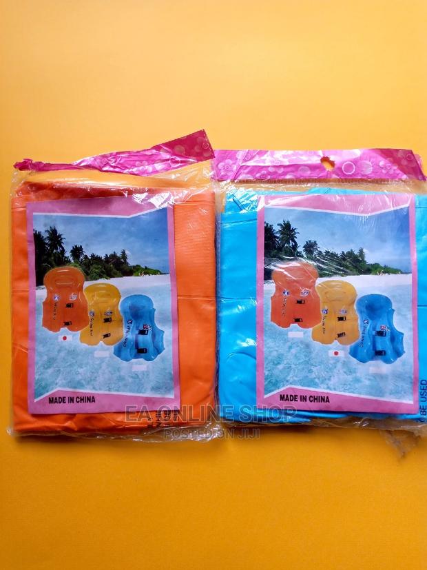 Kids Swim Vest Life Jacket · Photo 2