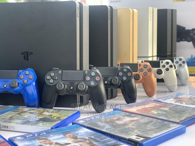 Playstation 4 Slim and Standard Limited Edition · Photo 2