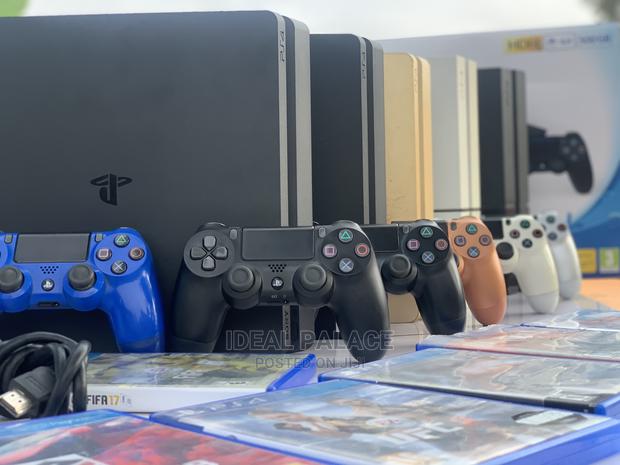 Playstation 4 Slim and Standard Limited Edition · Photo 4