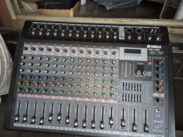 12channel Power Mixer · Photo 1
