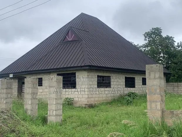 5bdrm House in Jamdede, Berekum Municipal for sale · Photo 1