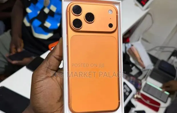 Apple iPhone 17 Pro Max 256 GB Orange · Photo 1