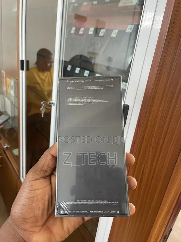 New Samsung Galaxy Z Flip6 256 GB Gray · Photo 1