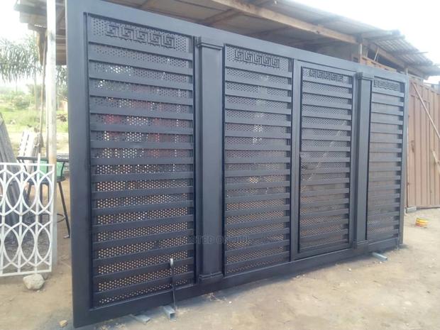 Heavy Duty Sliding Gate 16ft by 7ft · Photo 1