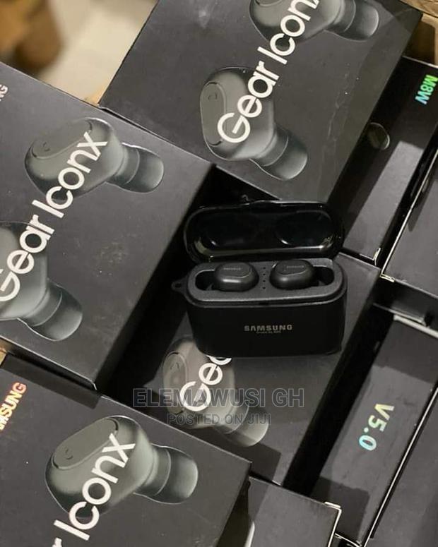 Samsung Gear Iconx Wireless Earbuds · Photo 2
