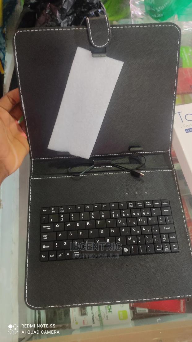 Keyboard Leather Case · Photo 2