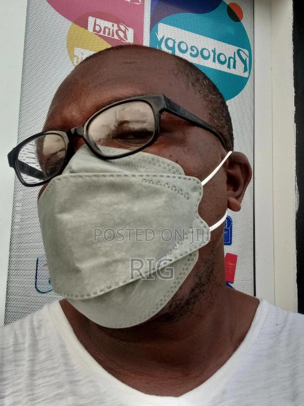 Disposable 4D 4ply Mask · Photo 4
