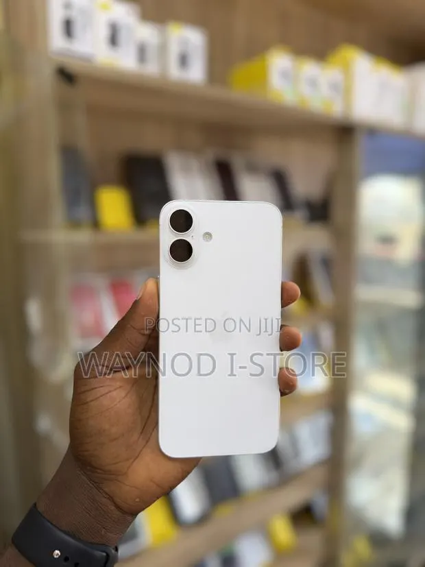 Apple iPhone 16 Plus 128 GB White · Photo 1