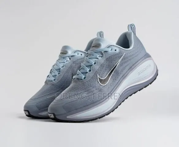 Original Nike Vomero Plus Gray · Photo 1