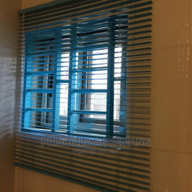 Window Blinds · Photo 4