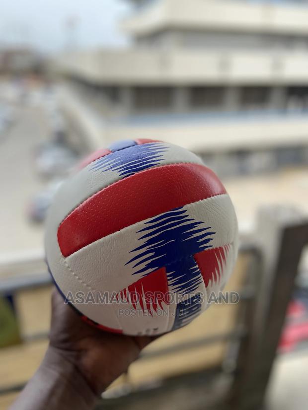 Original Sawn Vollyball at Cool Price · Photo 5