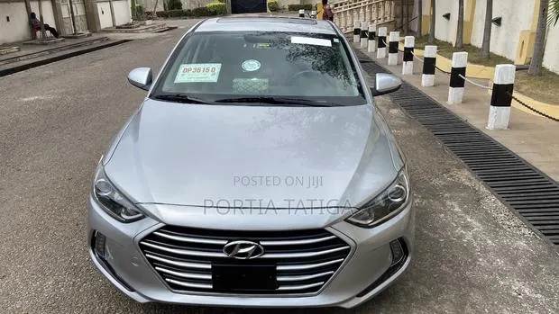 Hyundai Elantra Value Edition 2018 Silver · Photo 1