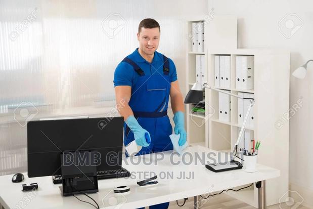 Call US 2clean Your House · Photo 2
