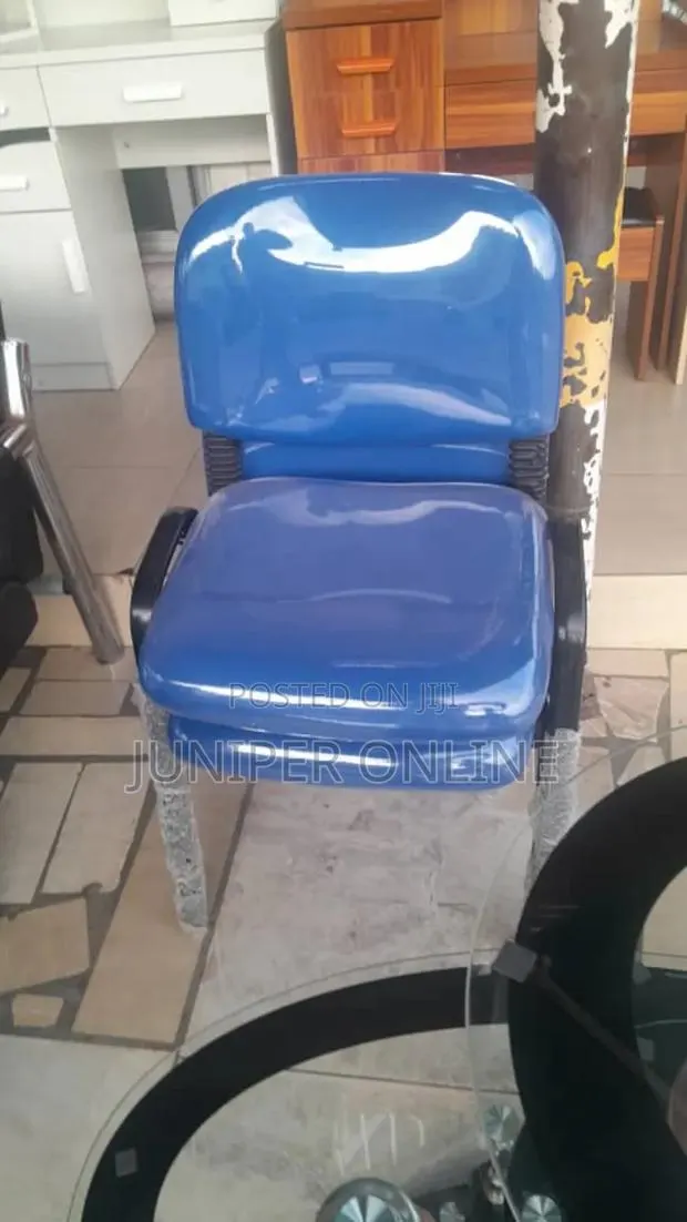 Auditorium Chair · Photo 1