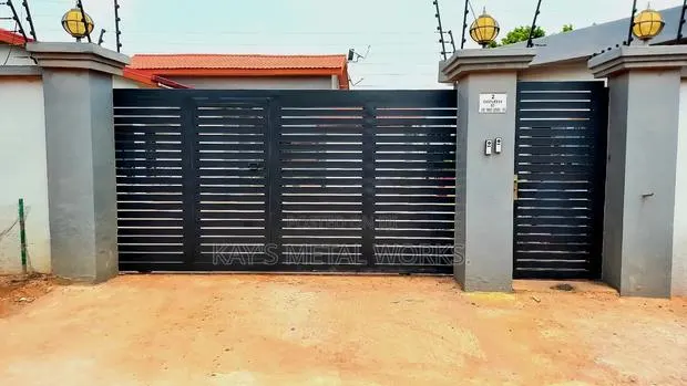 Set Gate With Small Gate · Photo 1