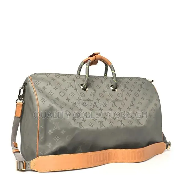 Louis Vuitton Leather Bag · Photo 1