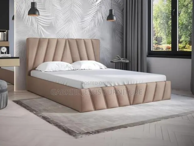 Royal Queen Size Bed With Mattress · Photo 1