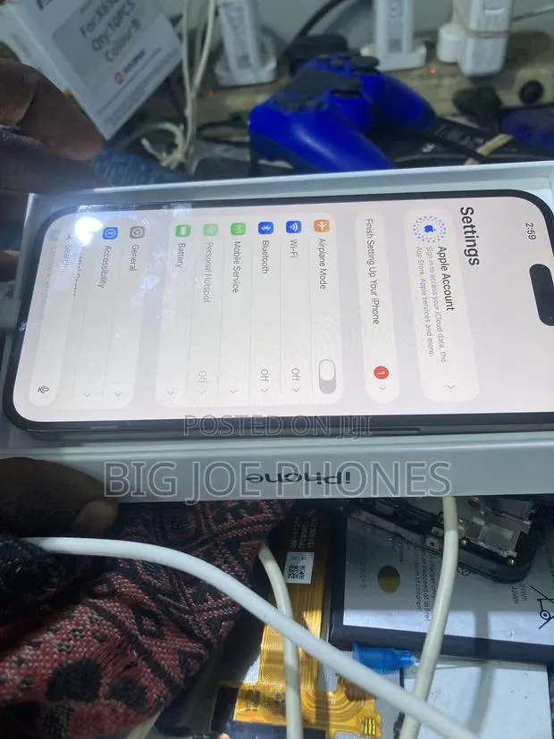 New Apple iPhone 14 Pro Max 128 GB Black · Photo 3