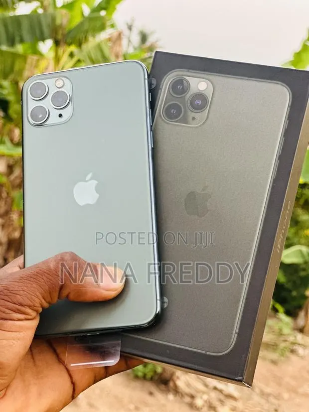 Apple iPhone 11 Pro Max 256 GB Green · Photo 1