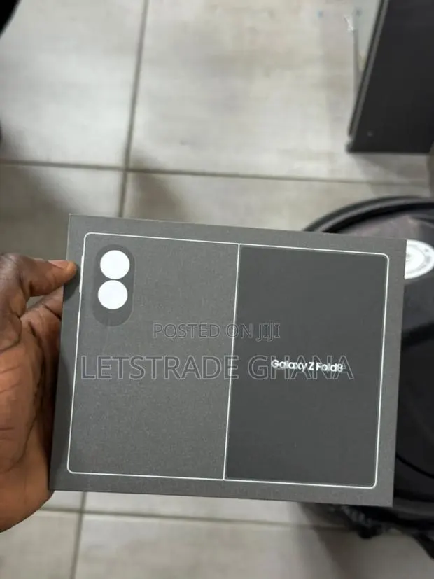 New Samsung Galaxy Z Fold8 512 GB Graphite · Photo 1