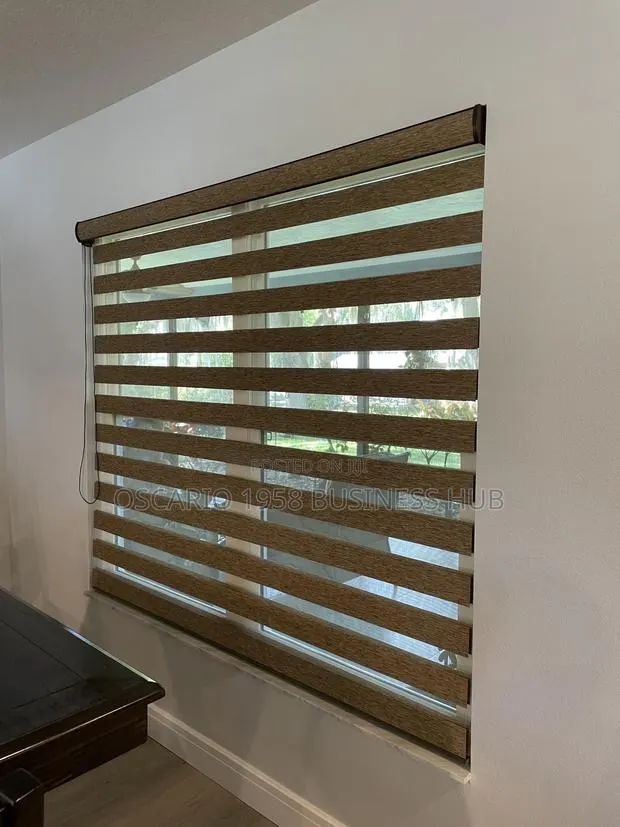 De-Luxy Italian Window Blinds Curtains · Photo 1