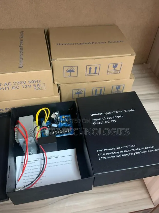 CCTV 8ch Power Supply 12v5a With Case · Photo 1