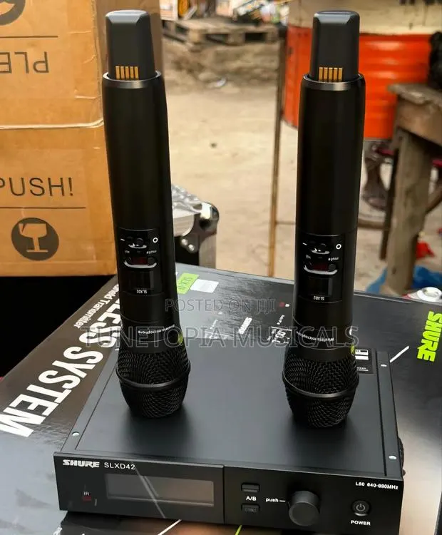Shure SLX-D 2in1 Wireless Microphone · Photo 1
