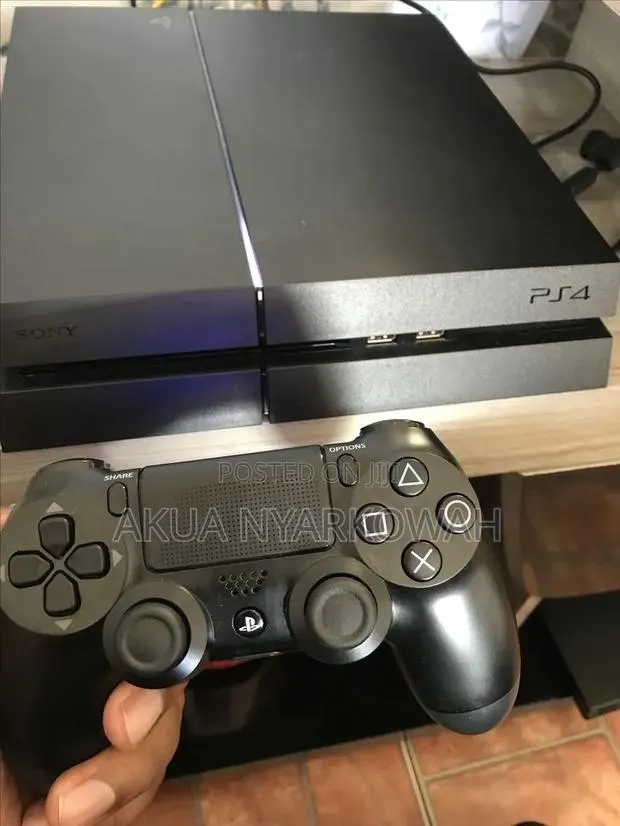 PS4 Standard Jailbreak 7 Games With One Controller · Photo 1