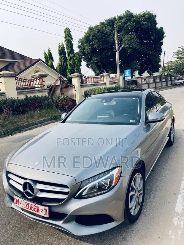 Mercedes-Benz C300 Luxury 4Matic Sedan AWD (2.0L 4cyl 7A) 2016 Gray · Photo 1