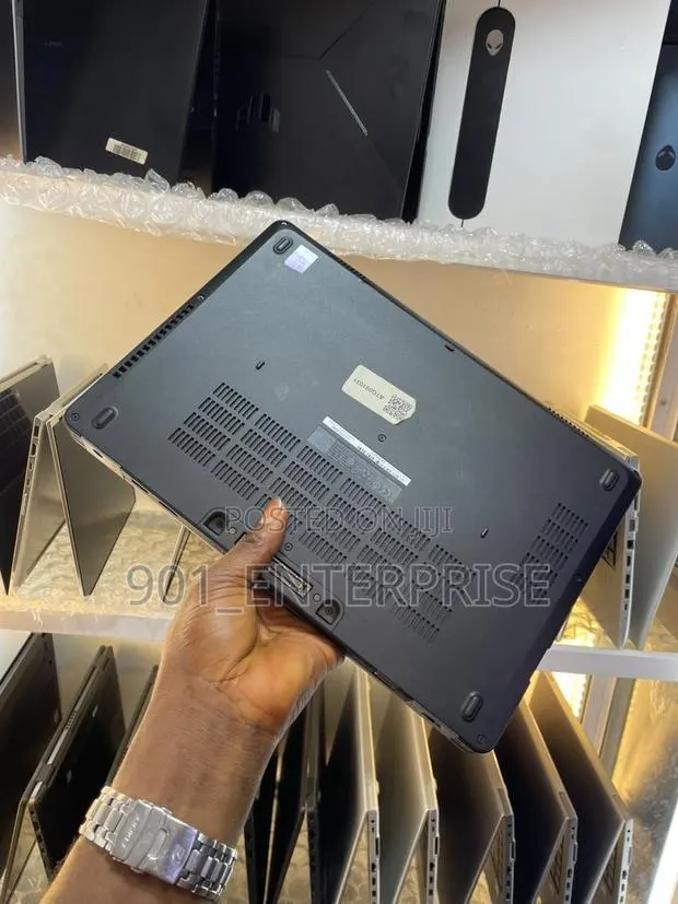 Laptop Dell Latitude 7390 8GB Intel Core i5 SSD 256GB · Photo 1