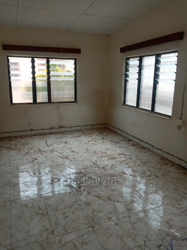 Cool 2-Bedrooms S/C Apartment Dansoman · Photo 2