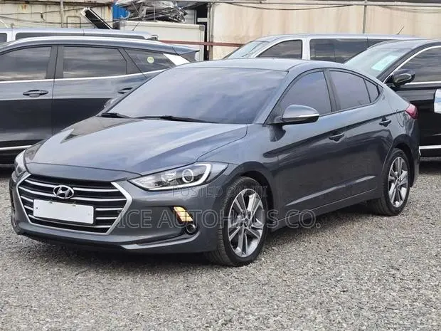 Hyundai Avante 2018 Gray · Photo 1