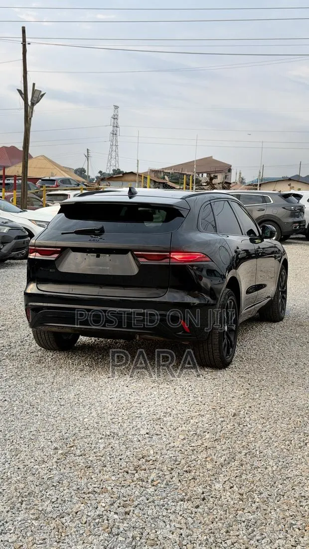 Jaguar F-Pace P250 S AWD 2023 Black · Photo 1