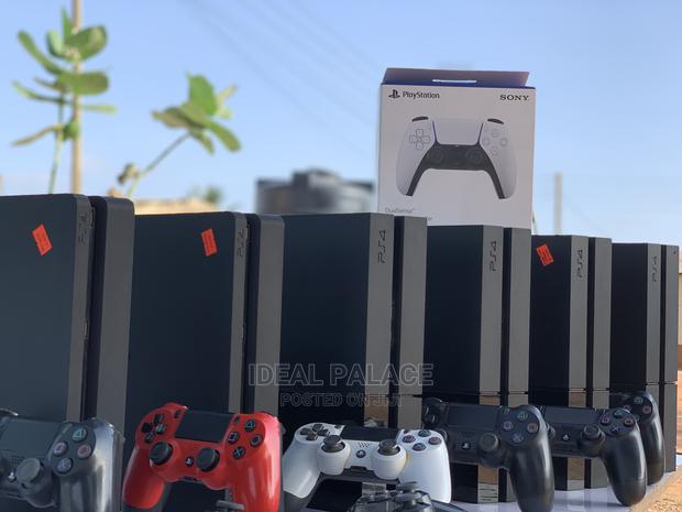 Playstation 4 Slim and Games · Photo 2