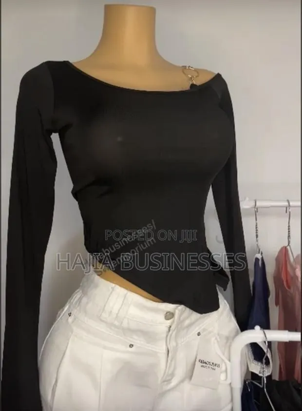 Asymmetrical Top · Photo 1