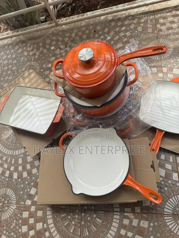 Quality 11piece Cast Iron Pot · Photo 1