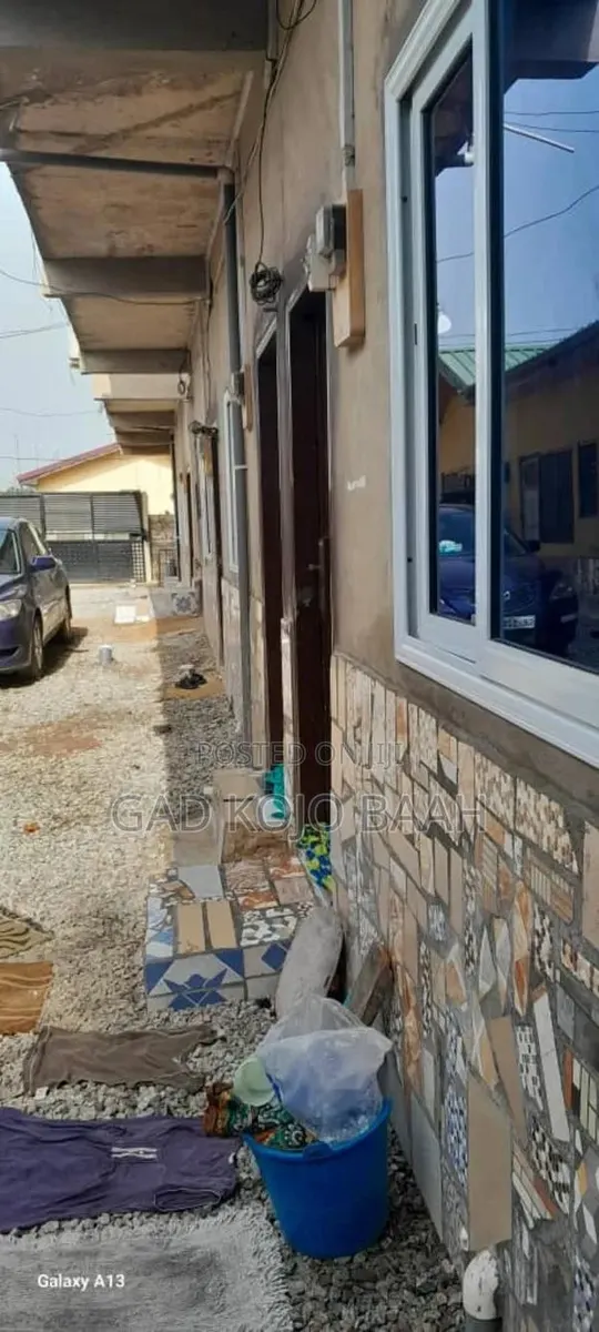 1bdrm Room & Parlour in Aseda House, Awutu Senya East Municipal · Photo 1