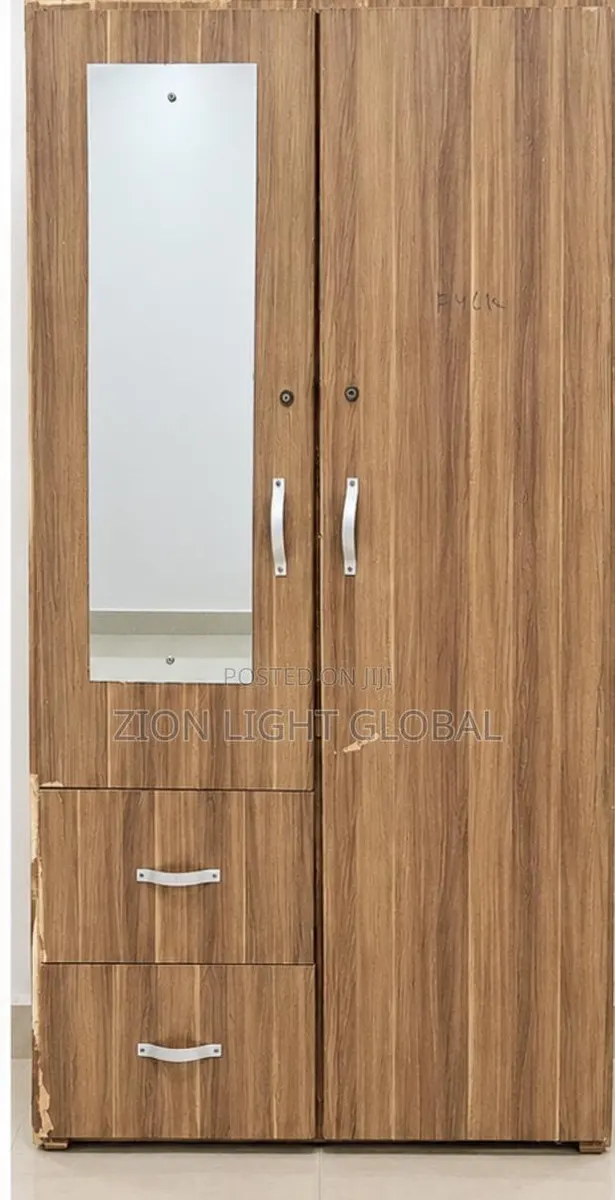 Wooden Wardrobe With Mirror and Drawers – For Sale · Photo 1