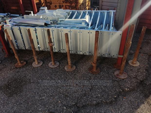 Steel Decking/No Ply Wood/Formwork · Photo 3