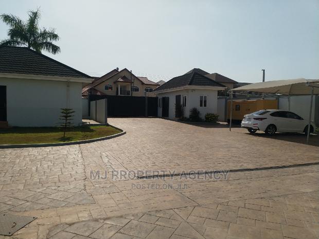 3bdrm Townhouse / Terrace in Community 25 Hfc, Tema Metropolitan · Photo 3