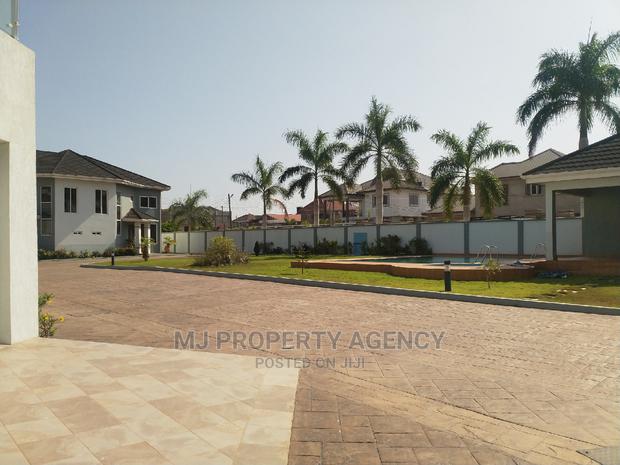 3bdrm Townhouse / Terrace in Community 25 Hfc, Tema Metropolitan · Photo 4