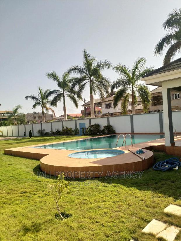 3bdrm Townhouse / Terrace in Community 25 Hfc, Tema Metropolitan · Photo 1