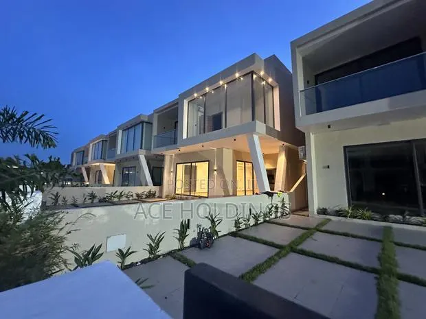 4bdrm Mansion in Ashaley Botwe, School Junction for sale · Photo 1