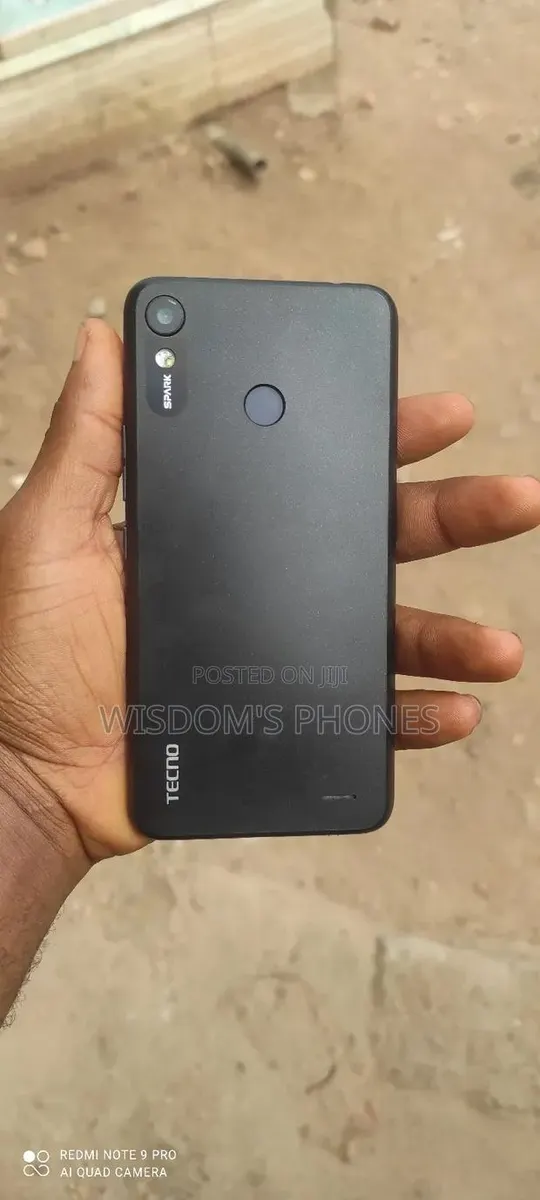 Tecno Spark 3 16 GB Black · Photo 1
