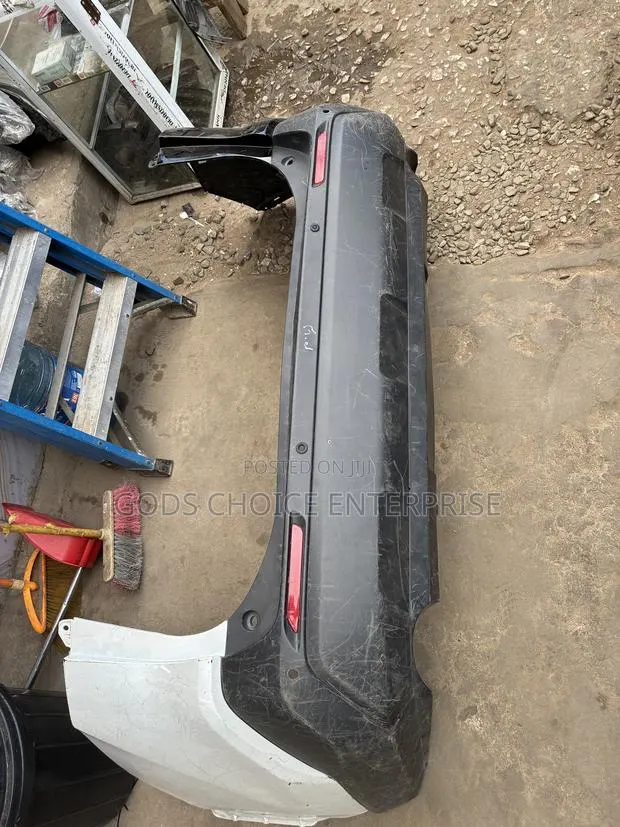 Complete Back Bumper Rav4 2019-2020-2021-2022 · Photo 1